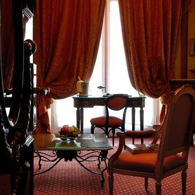 Hotel De Vendome Paris 5*,